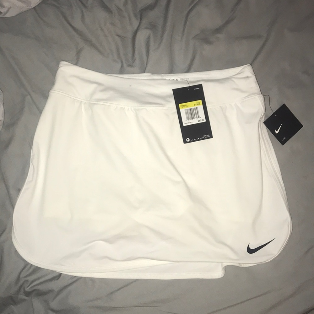 NWT Nike white women’s golf/ tennis skirt
